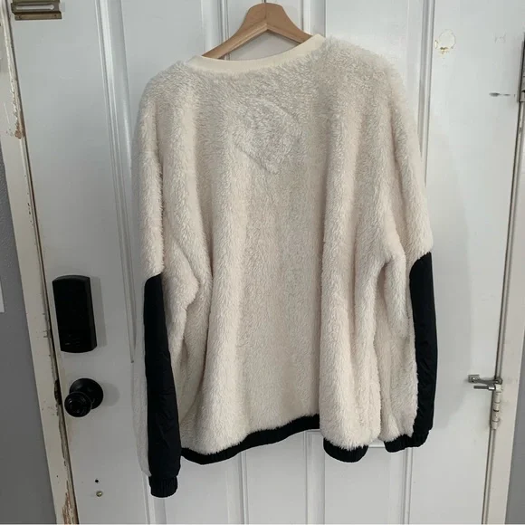UGG NIKO SHERPA CREWNECK PULLOVER - Picture 9 of 9